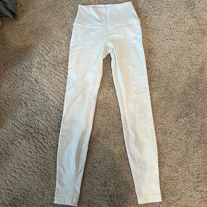 Size 2-4 28 inch white double lined lulu align leggings